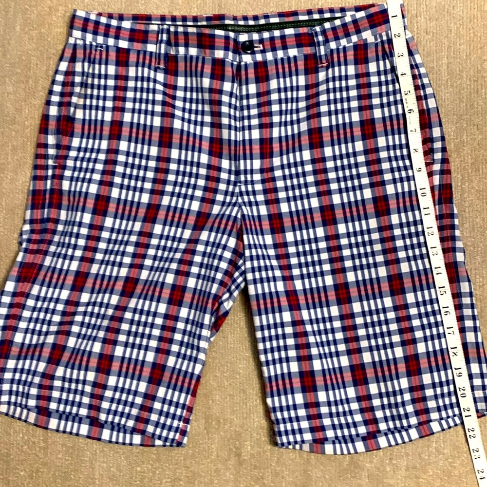 Izod golf shorts